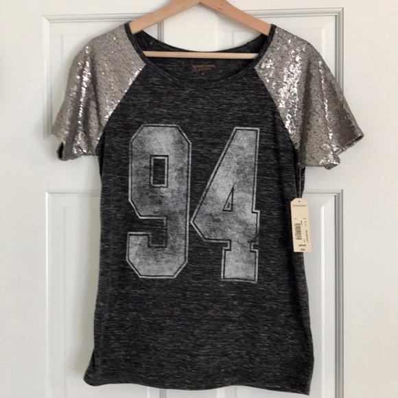 Arizona Jean Company Tops - Women’s T-shirt with sequins sleeves